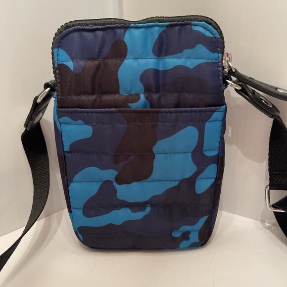 Sondra Roberts Crossbody Bag Squared Blue Camouflage Small Purse New - Picture 3 of 8